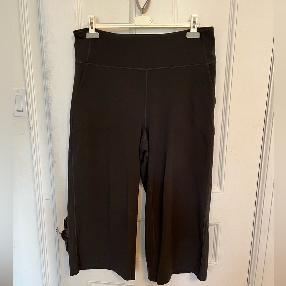 LULULEMON ALIGN WIDE LEG CROP 23", Graphite Grey, Size 16